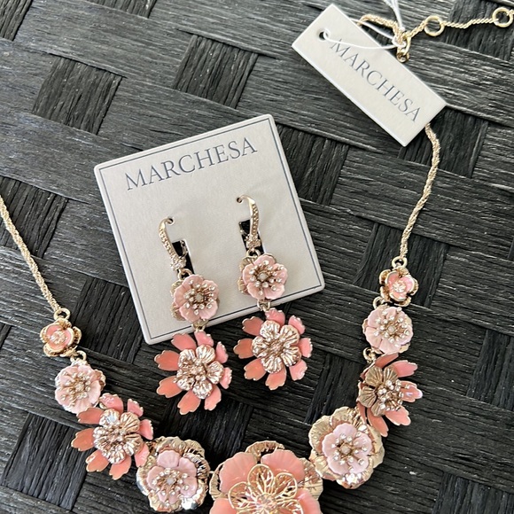 Marchesa Jewelry Set - Picture 9 of 9